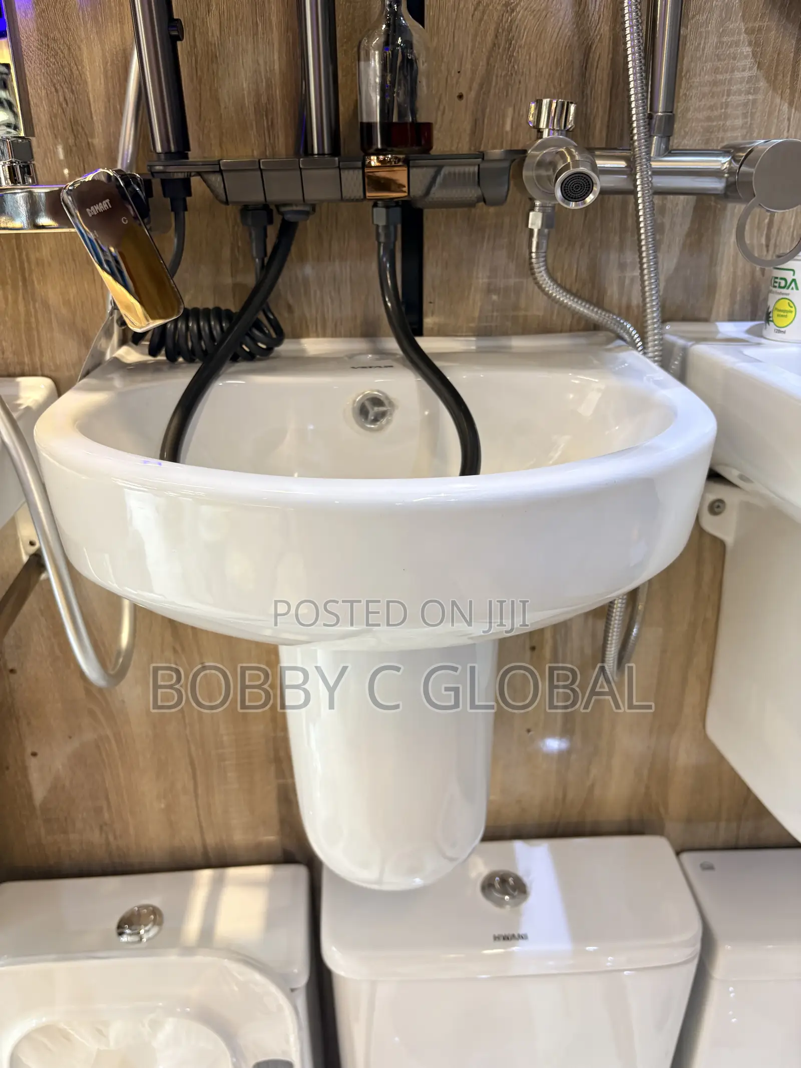 Hung Luxury Wash Hand Basin