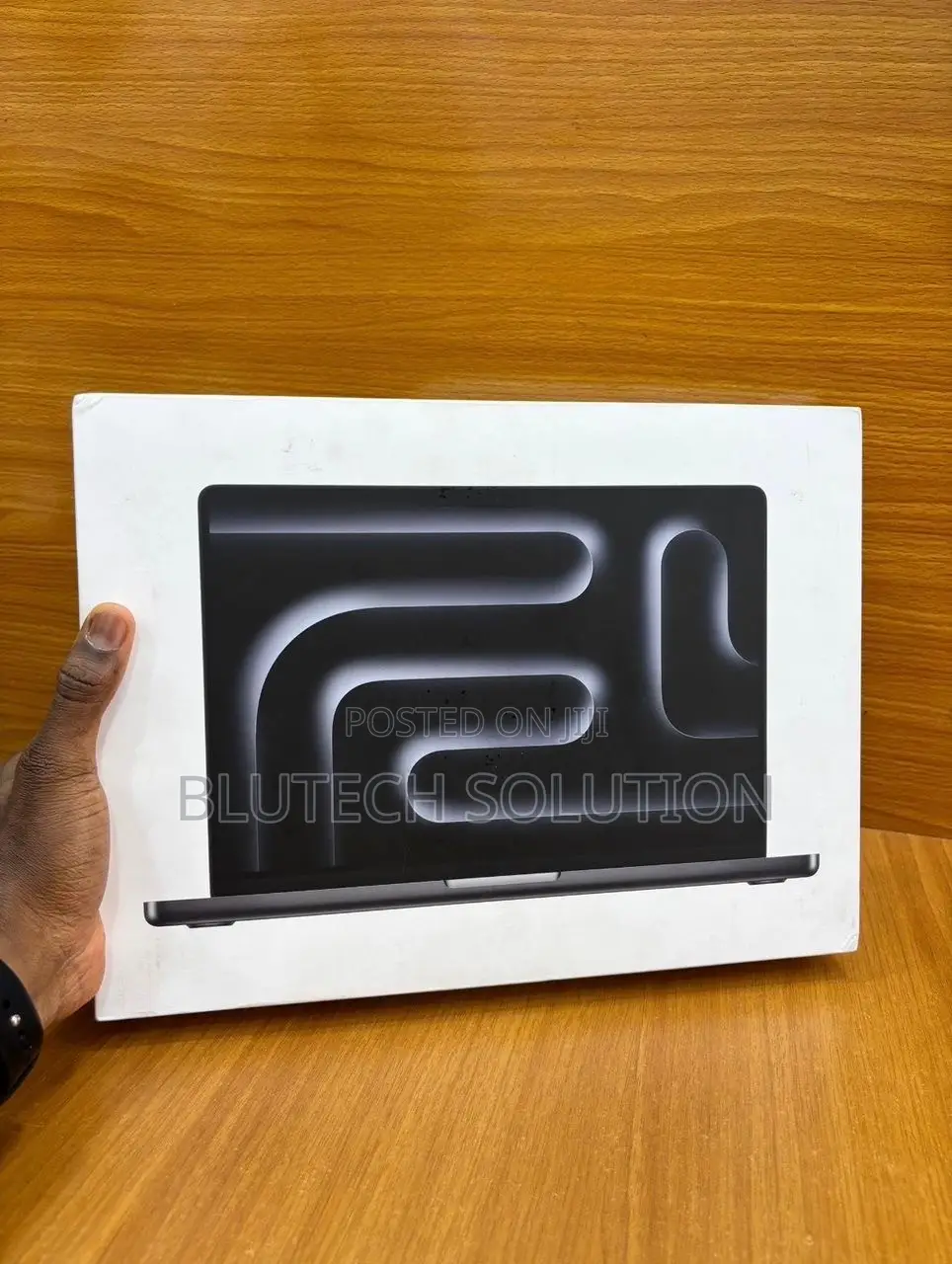 New Laptop Apple MacBook Pro 2026 M5 Max 32GB Apple M5 Max SSD 2T