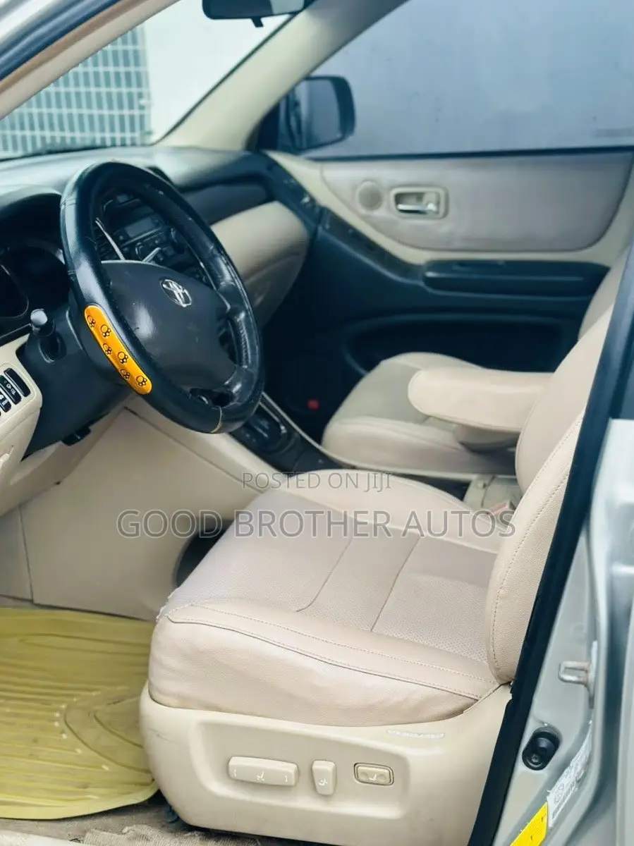 Toyota Highlander 2004 Gold