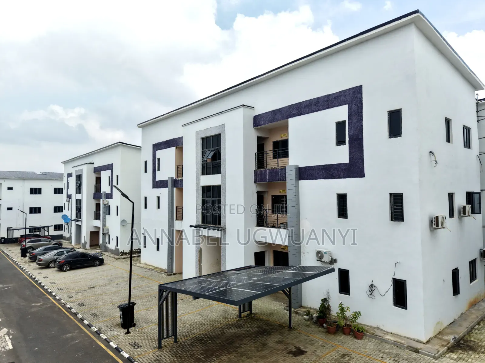 3bdrm Block of Flats in Royal Plain Estate, Apo District for sale
