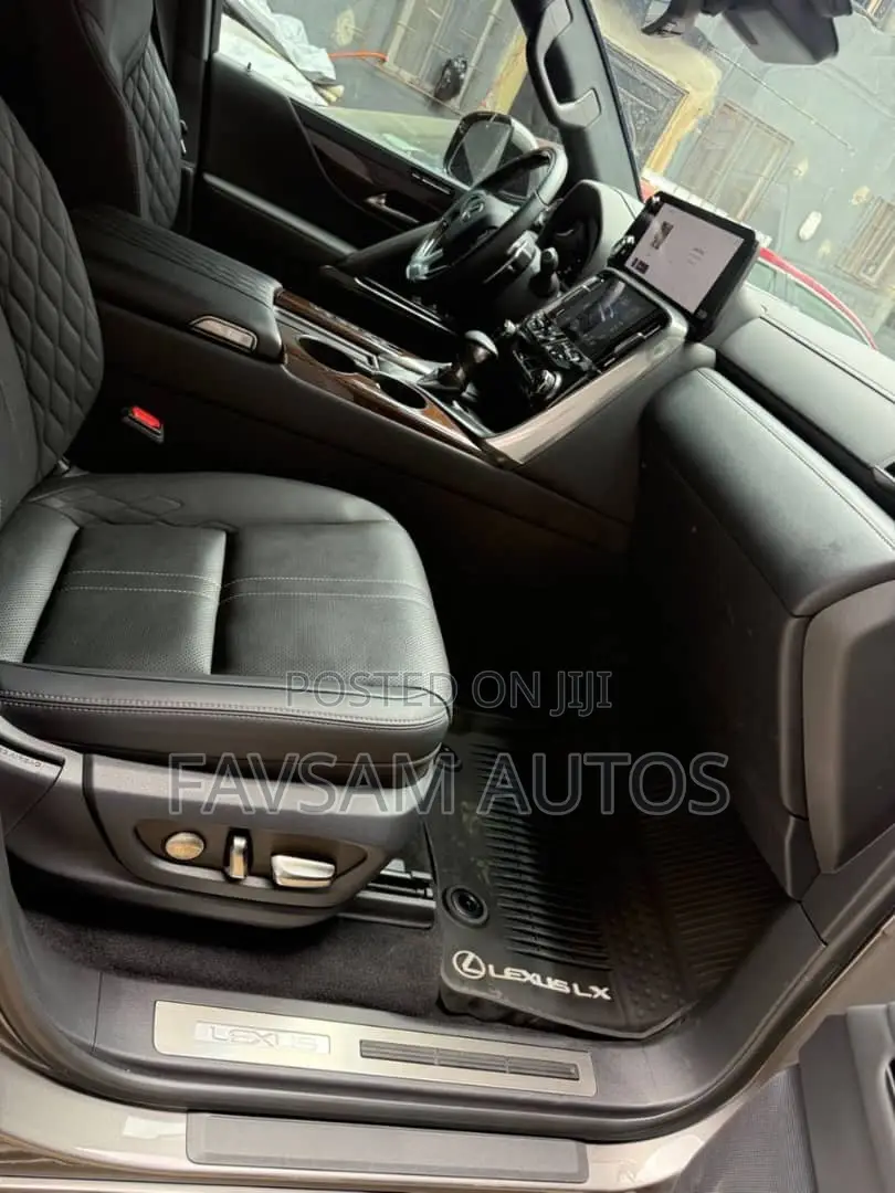 Lexus LX 600 2024 Gray
