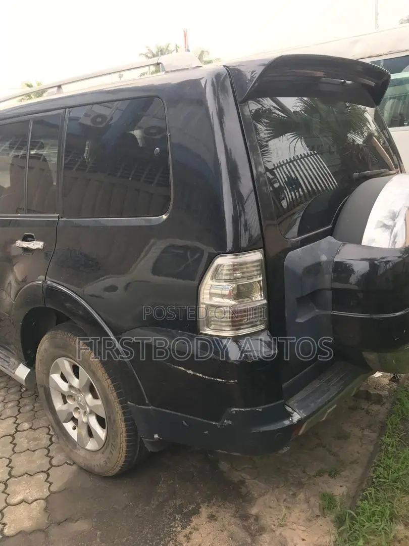 Mitsubishi Pajero 2010 Black