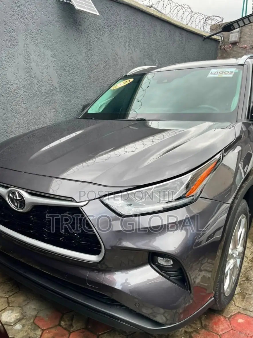 Toyota Highlander Limited 2021 Gray