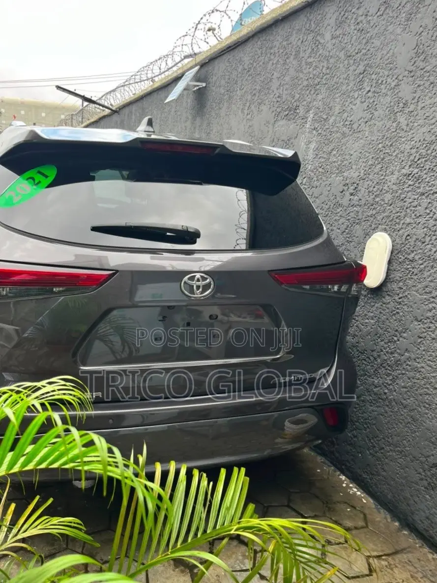 Toyota Highlander Limited 2021 Gray