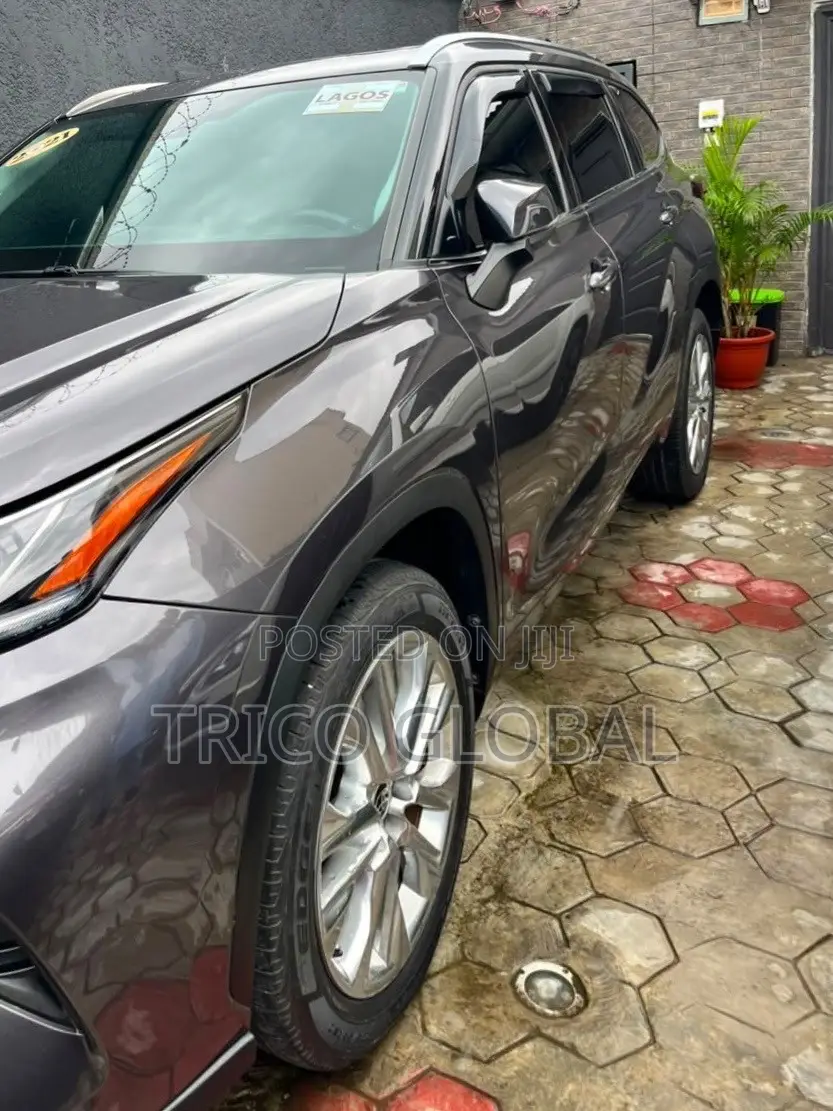 Toyota Highlander Limited 2021 Gray