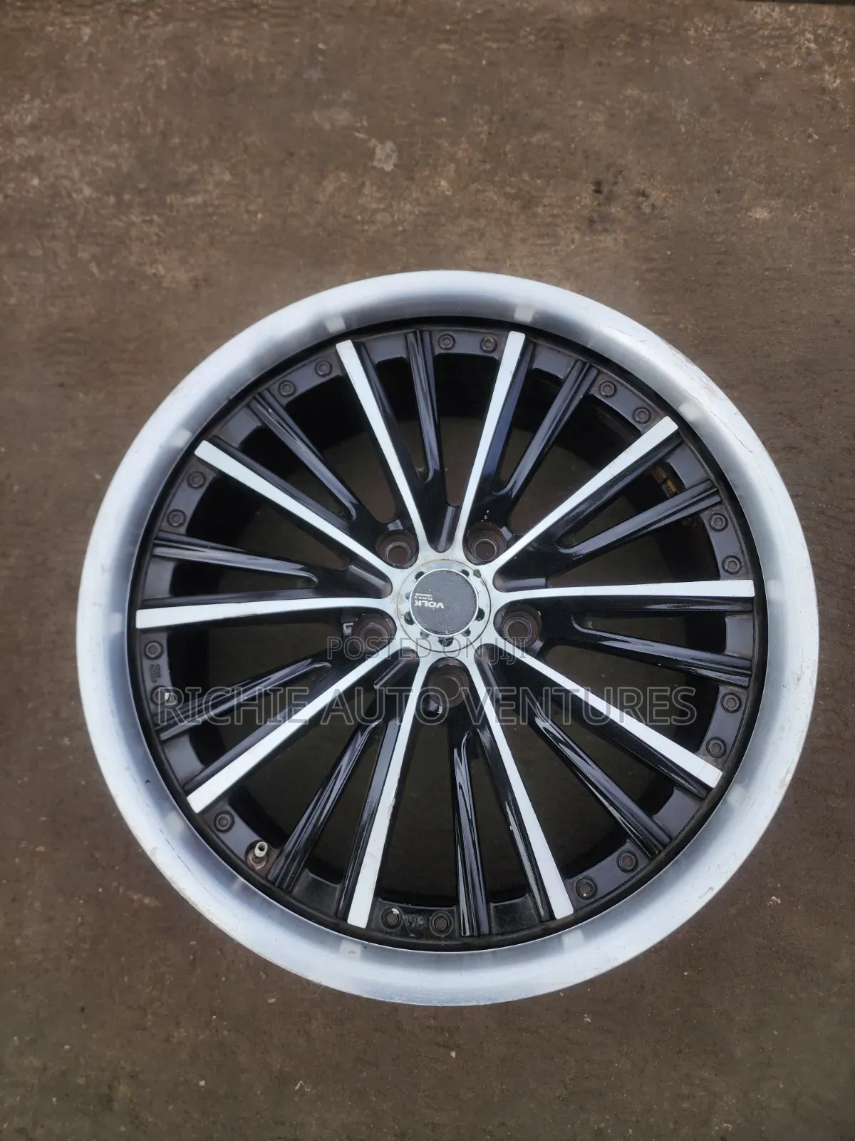 18-Inch Rim for Toyota and Lexus Cars.