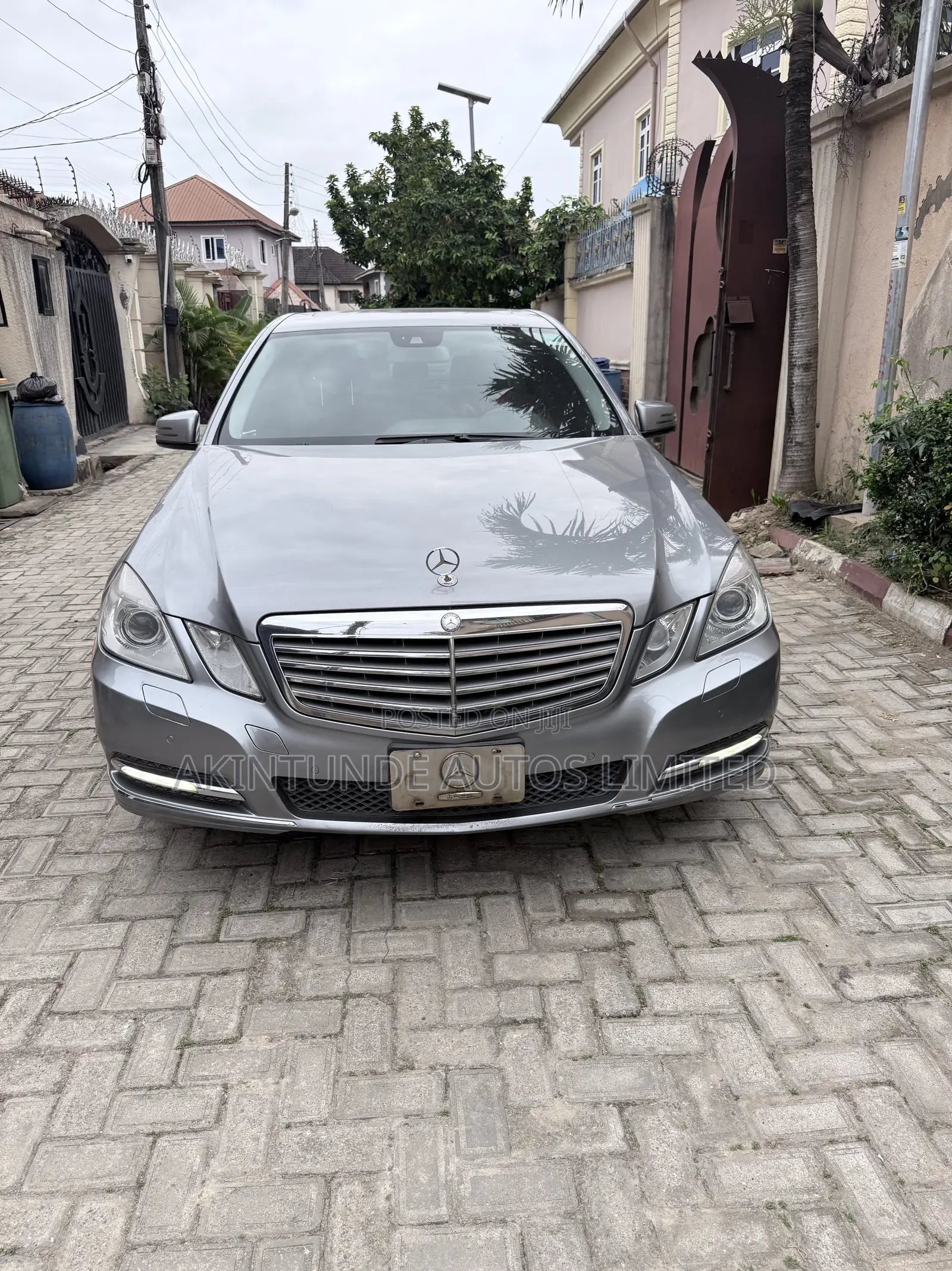 Mercedes-Benz E350 Base 4dr 4Matic Sedan AWD (3.5L 6cyl 7A) 2012 Gray
