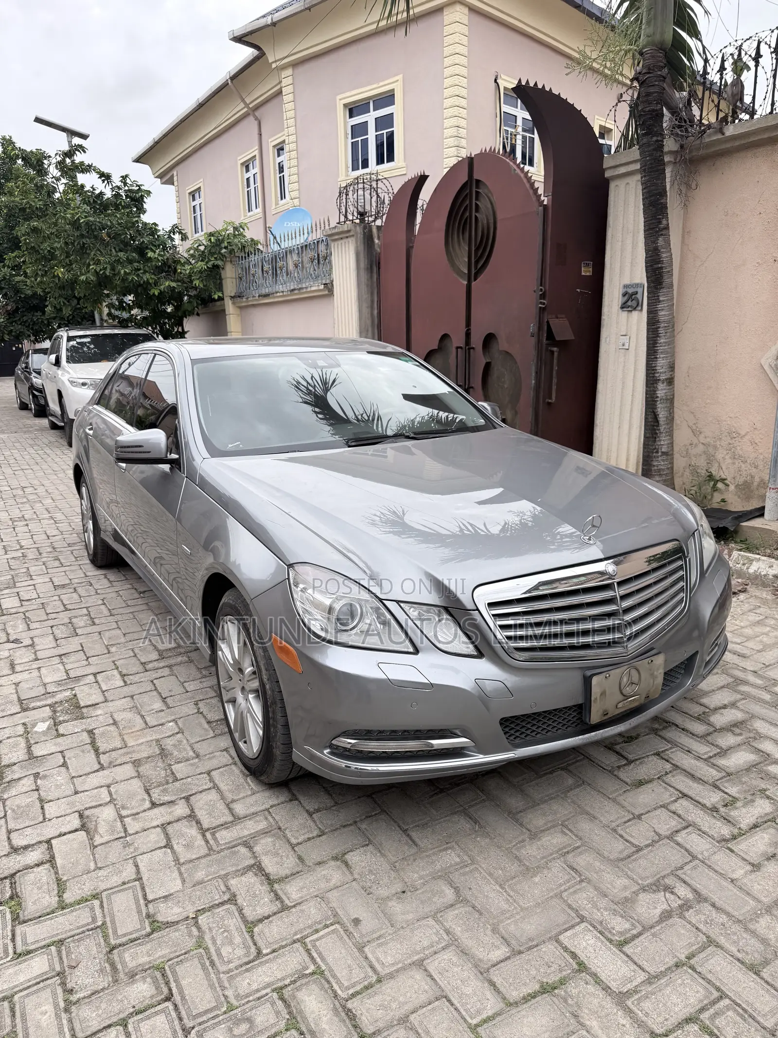 Mercedes-Benz E350 Base 4dr 4Matic Sedan AWD (3.5L 6cyl 7A) 2012 Gray