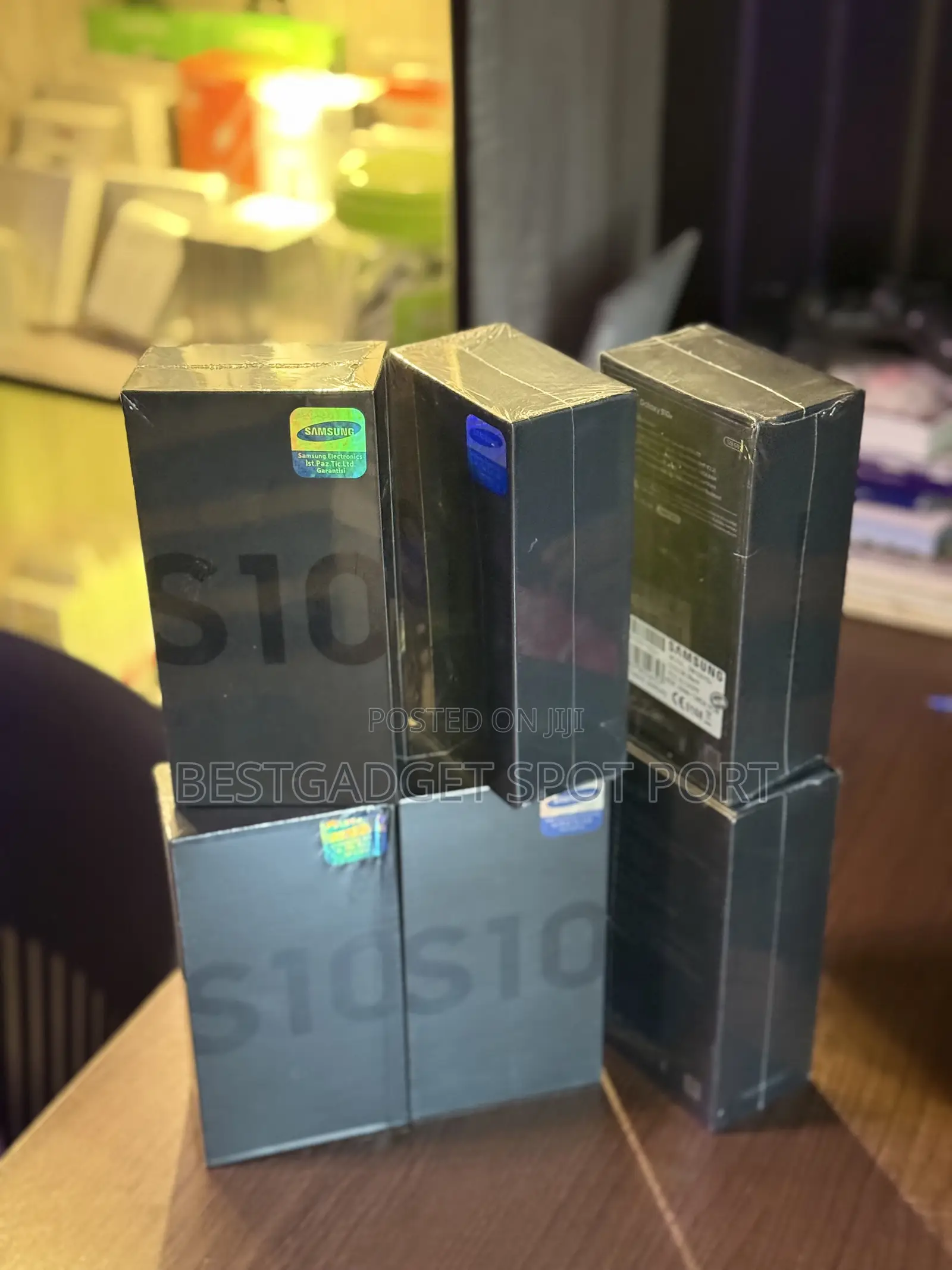 New Samsung Galaxy S10 128 GB Black