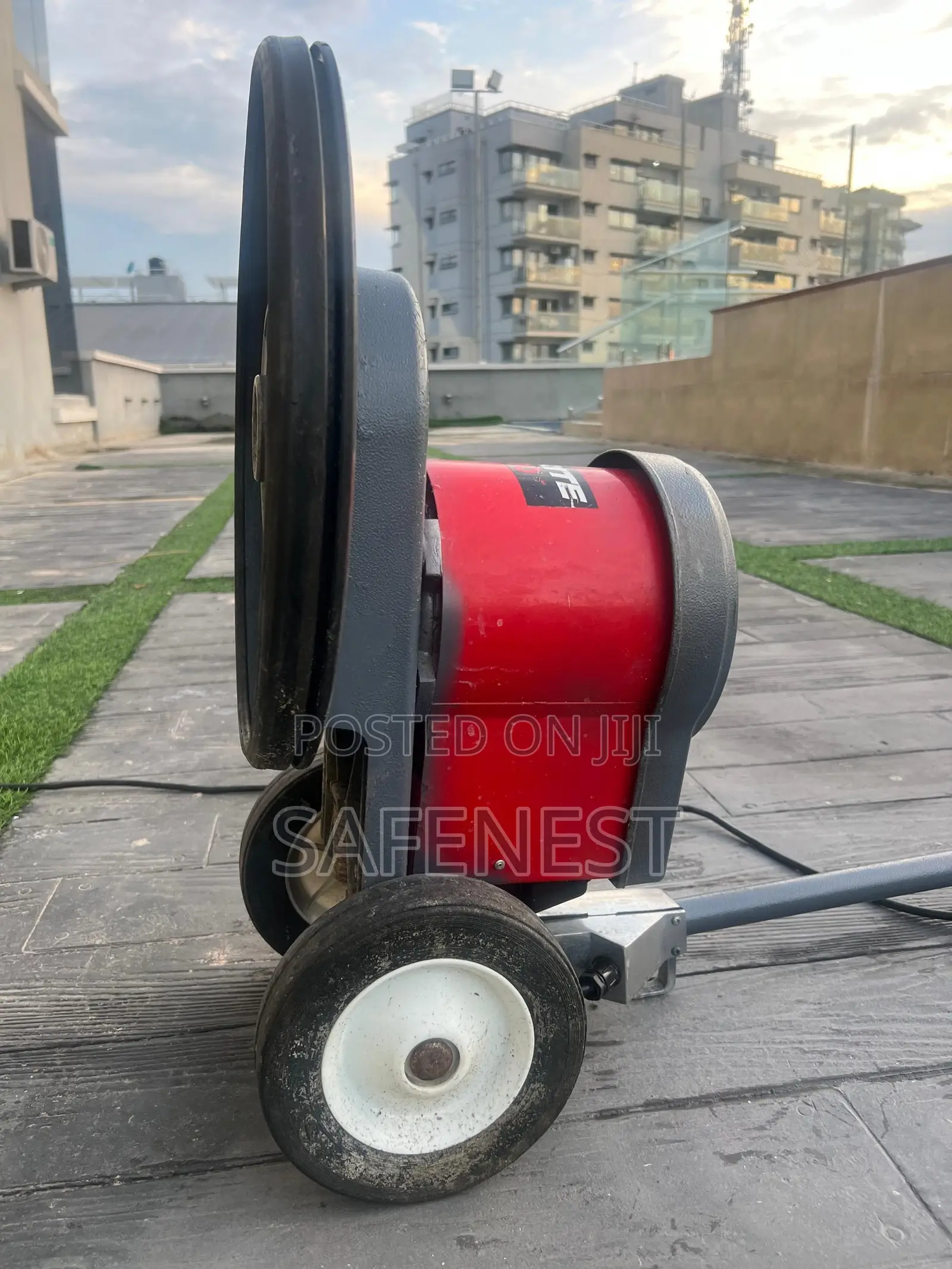 Professional Floor Scrubber Machine – Sprite 400