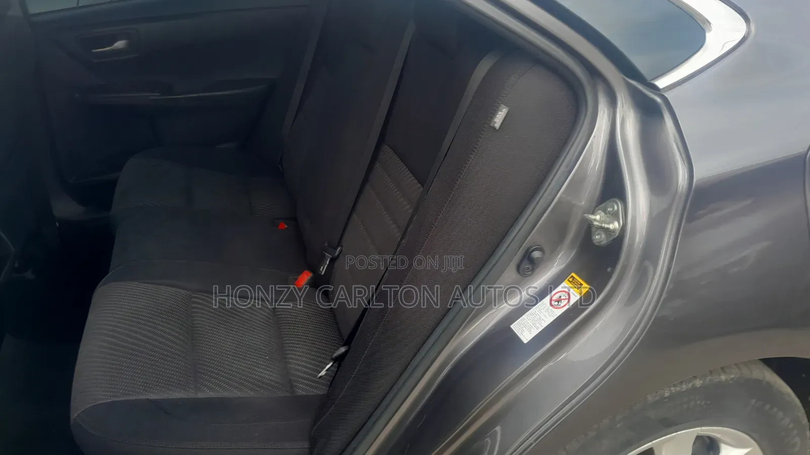Toyota Camry LE 4dr Sedan (2.5L 4cyl 6A) 2015 Gray