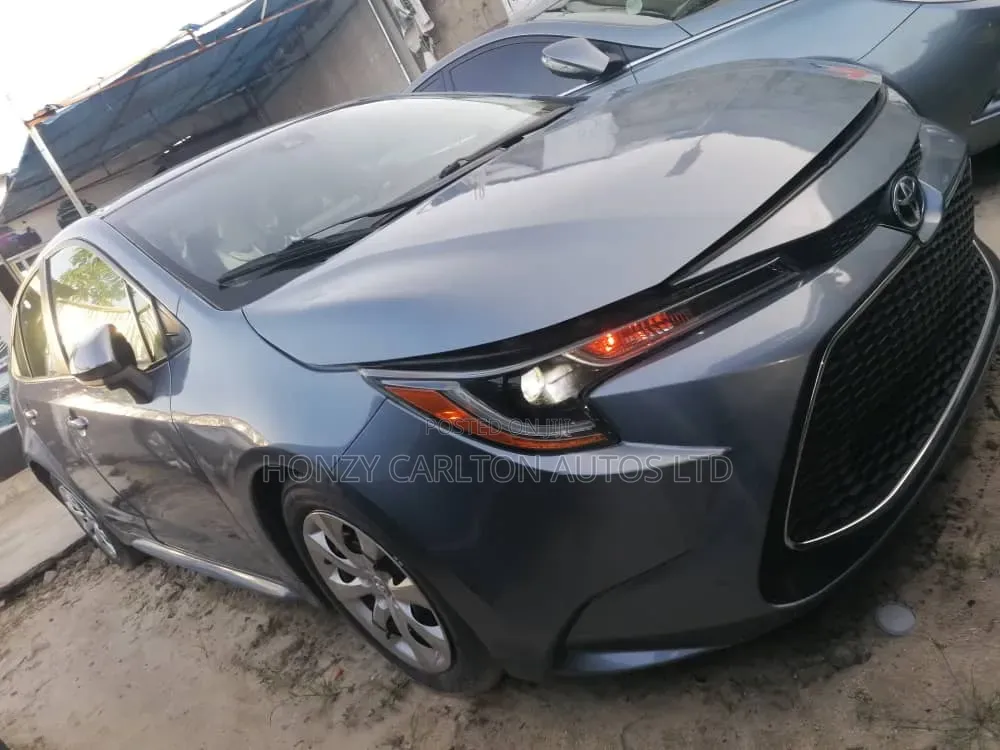 Toyota Corolla LE 2020 Blue