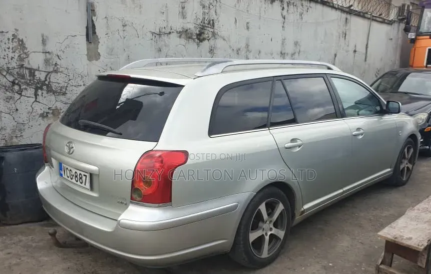 Toyota Avensis Wagon 2005 Silver