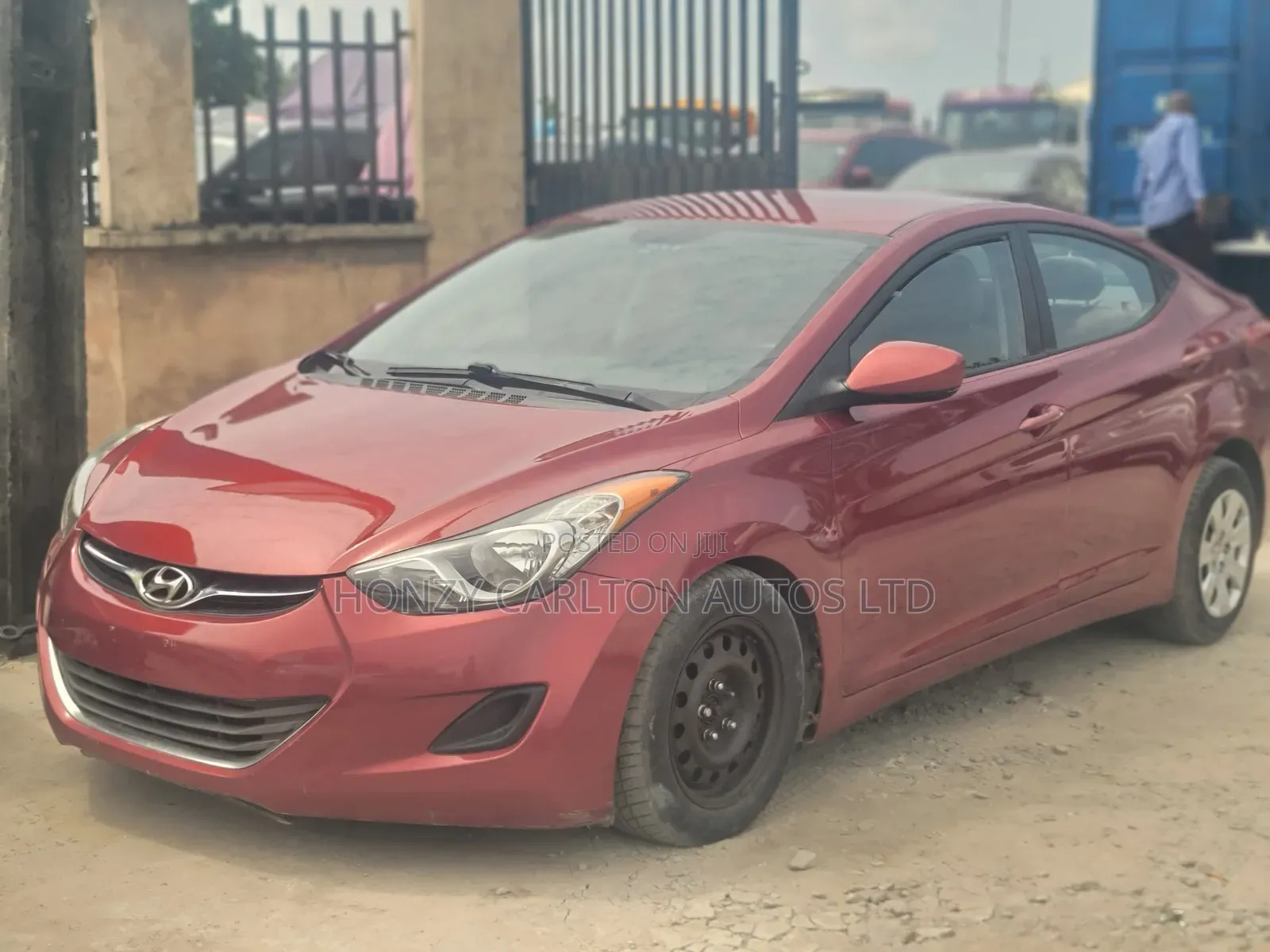 Hyundai Elantra GLS Sedan FWD (1.8L 4cyl 6A) 2013 Red