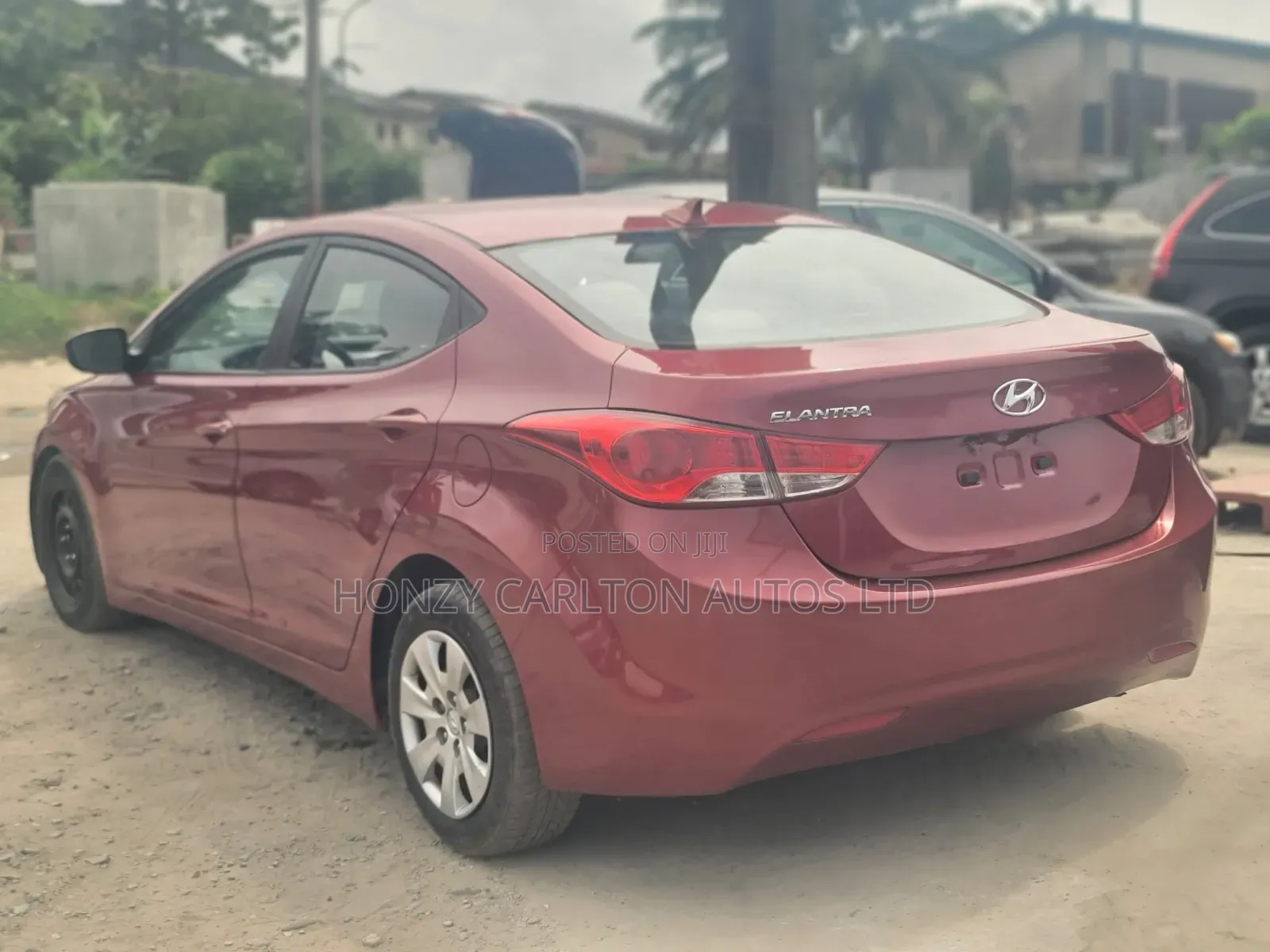 Hyundai Elantra GLS Sedan FWD (1.8L 4cyl 6A) 2013 Red