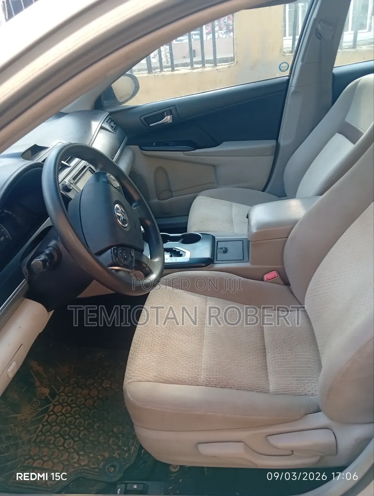 Toyota Camry LE 4dr Sedan (2.5L 4cyl 6A) 2015 Silver