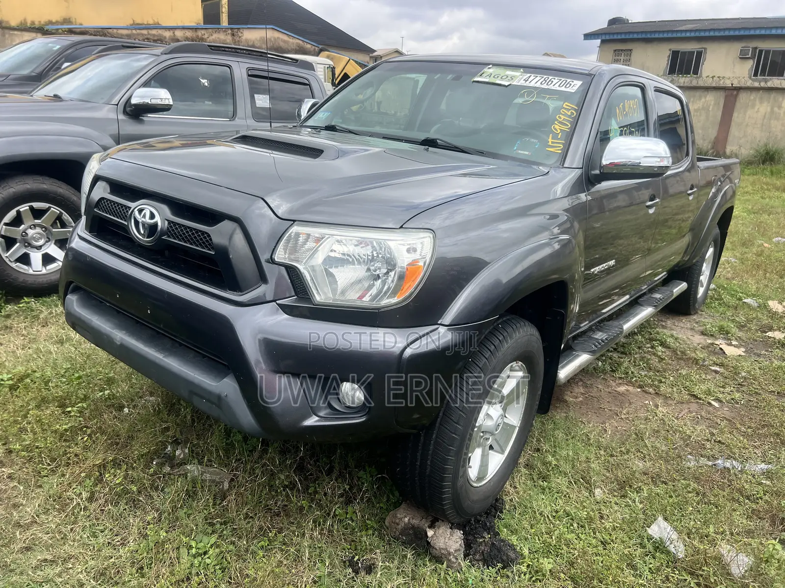 Toyota Tacoma V6 4dr Double Cab 4WD 5.0 ft. SB (4.0L 6cyl 5A) 2015 Gray