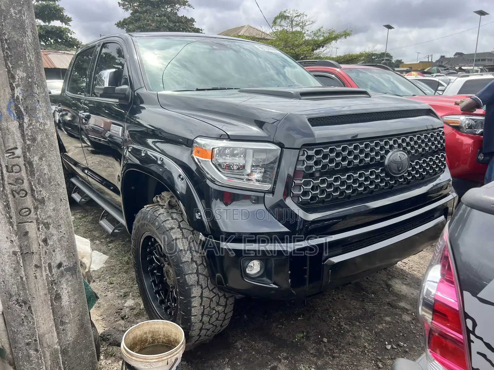 Toyota Tundra Limited 5.7L V8 4x4 Double Cab 6.6 ft. box 145.7 in. WB