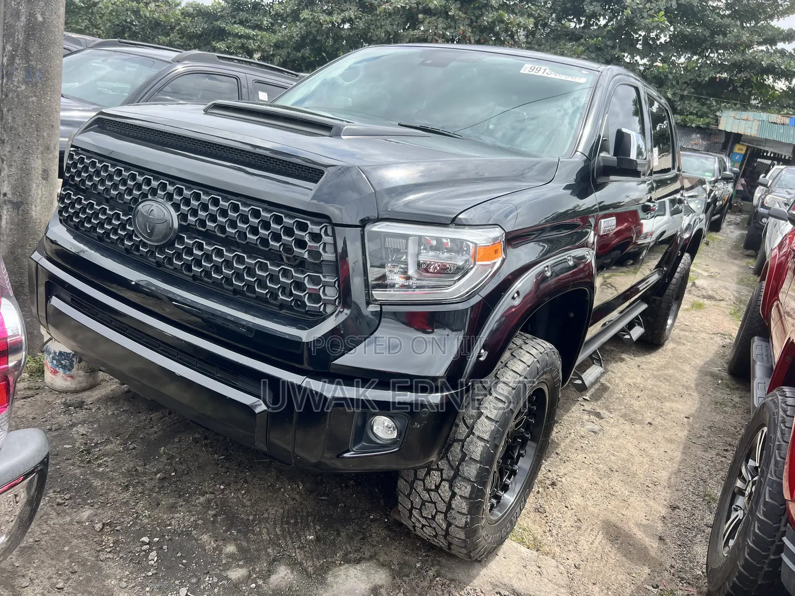 Toyota Tundra Limited 5.7L V8 4x4 Double Cab 6.6 ft. box 145.7 in. WB
