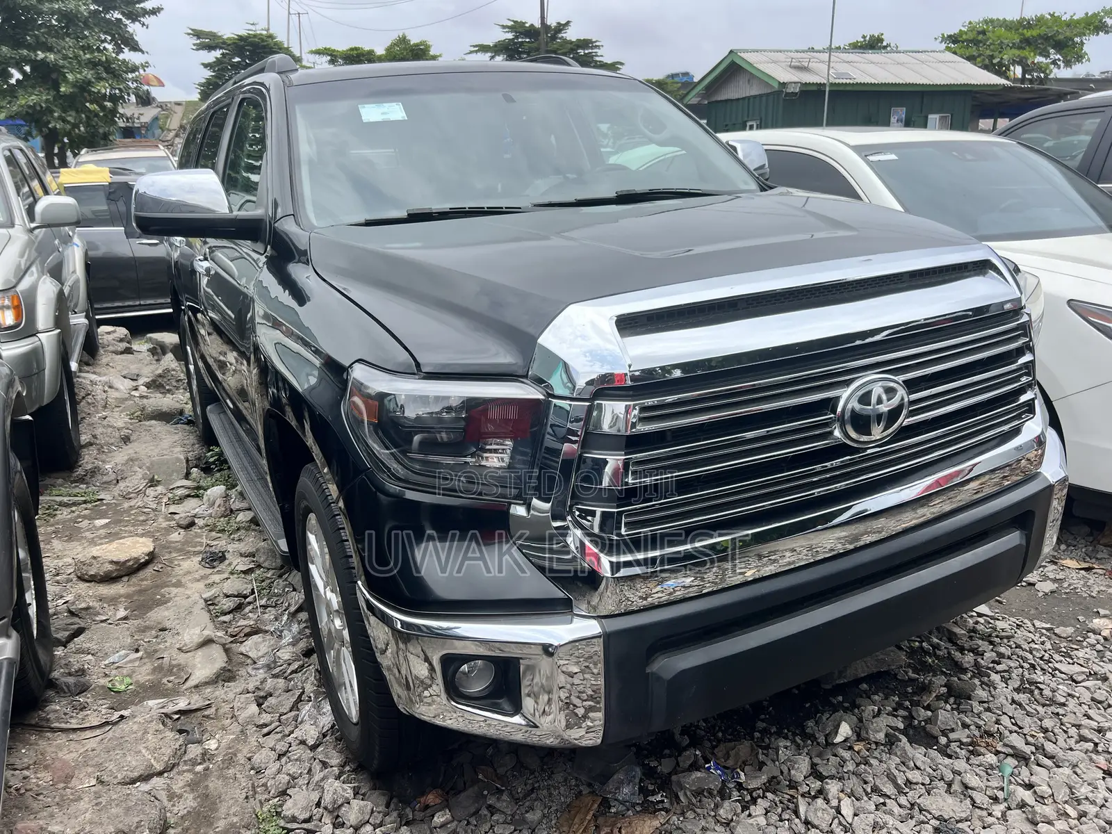 Toyota Sequoia Limited FFV 4dr SUV 4WD (5.7L 8cyl 6A) 2010 Black