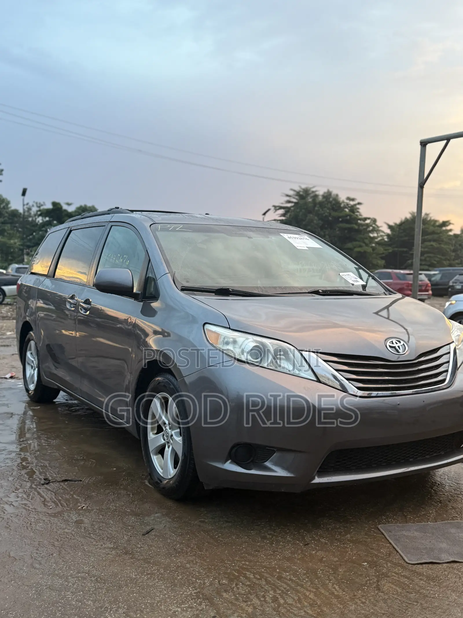 Toyota Sienna 2015 Gray