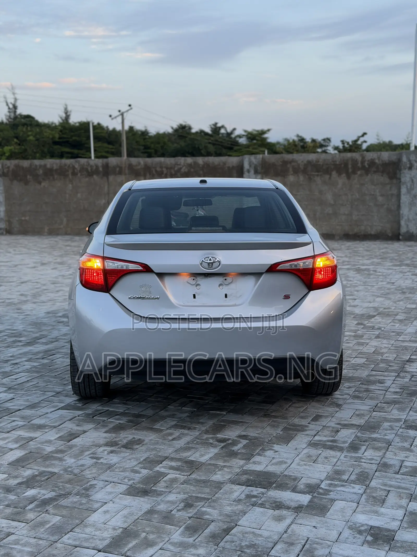 Toyota Corolla S 4dr Sedan (1.8L 4cyl CVT) 2015 Silver