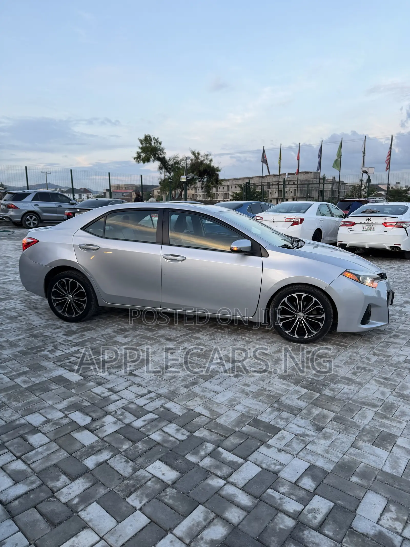 Toyota Corolla S 4dr Sedan (1.8L 4cyl CVT) 2015 Silver