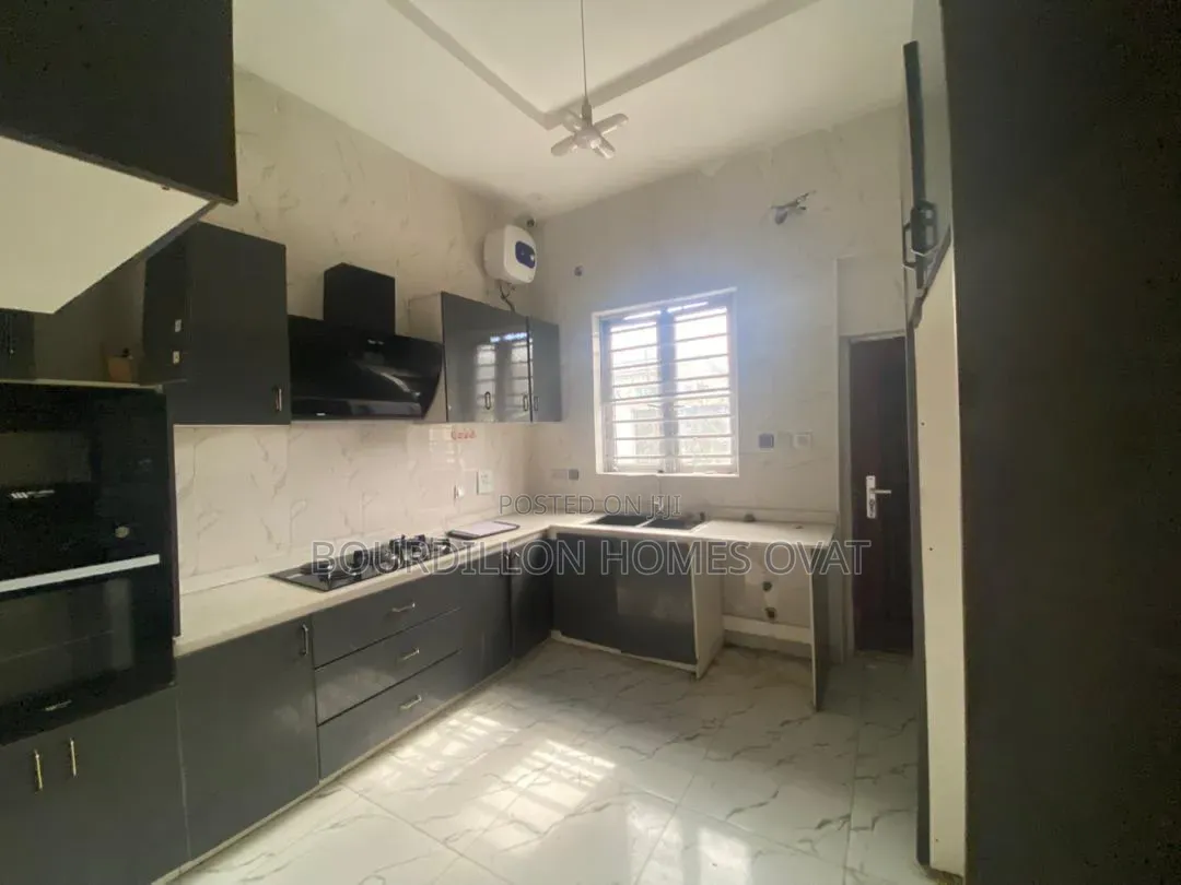 2bdrm Duplex in Chevron Lekki Lagos for sale