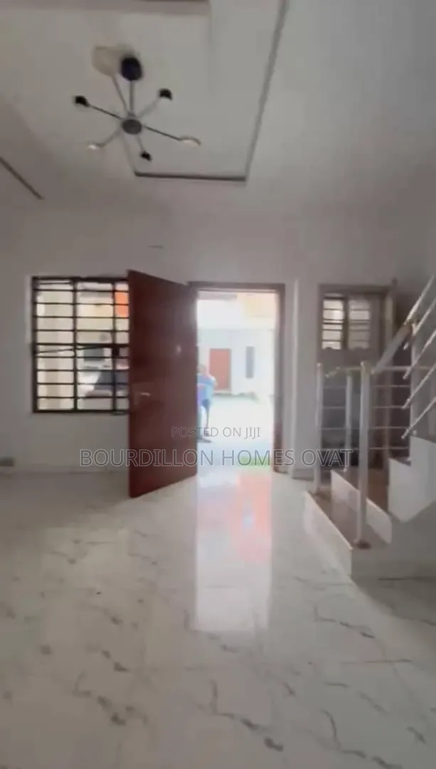 3bdrm Duplex in Ikota Villa Estate for rent