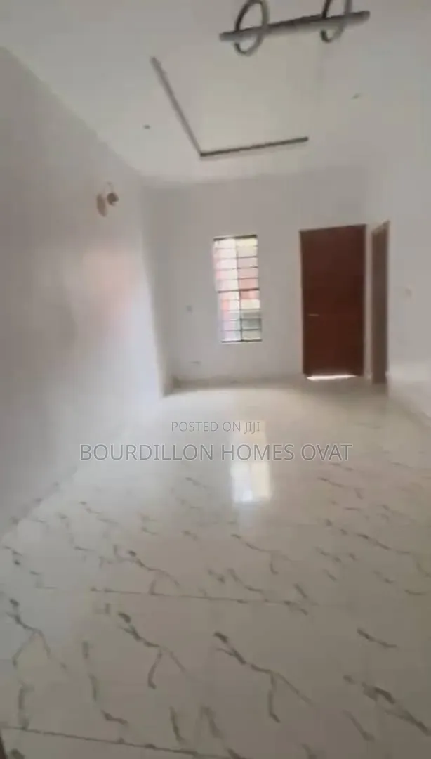 3bdrm Duplex in Ikota Villa Estate for rent