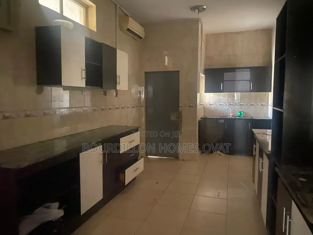4bdrm Duplex in Vgc Lekki Lagos for rent