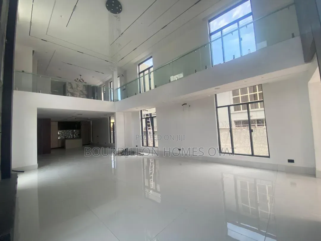 4bdrm Penthouse in Vgc Lekki Lagos for sale
