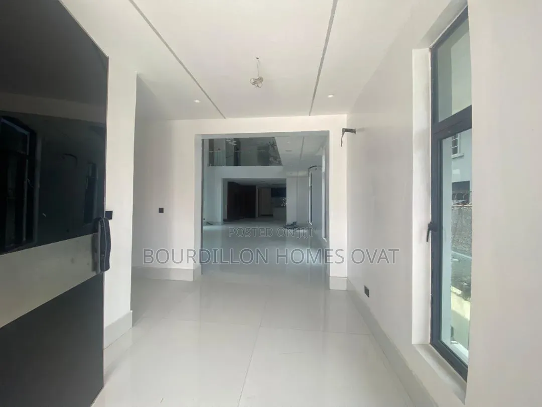 4bdrm Penthouse in Vgc Lekki Lagos for sale