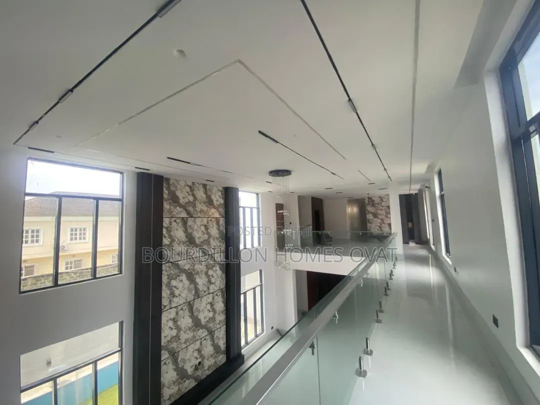 4bdrm Penthouse in Vgc Lekki Lagos for sale