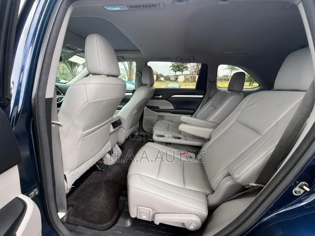 Toyota Highlander XLE 4dr SUV AWD (3.5L 6cyl 6A) 2015 Blue