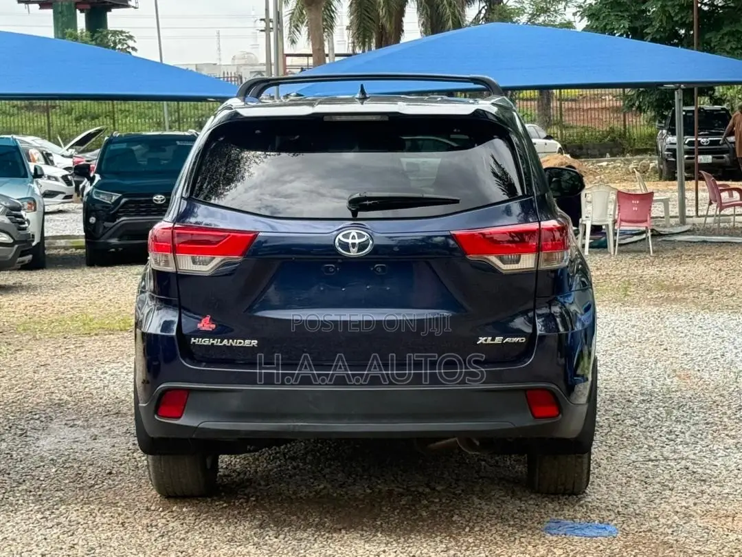 Toyota Highlander XLE 4dr SUV AWD (3.5L 6cyl 6A) 2015 Blue