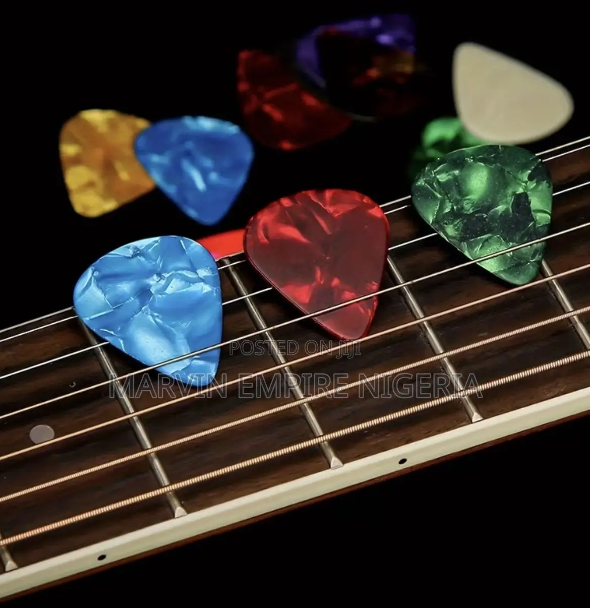 Guitar Capo With Picks*5 for Acoustic and Electric Picks Holder
