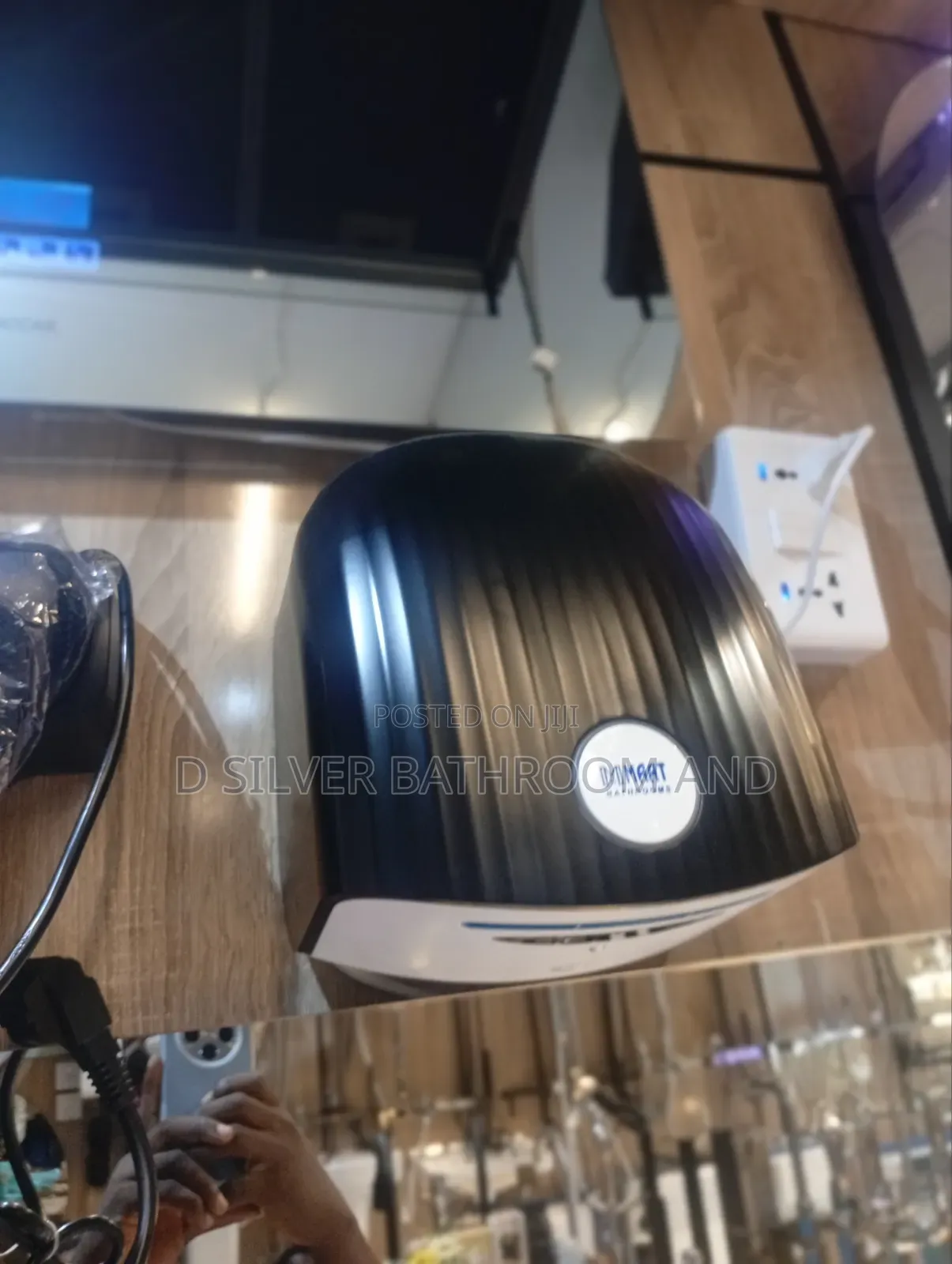 Wall Mounted Electric Hand Dryer, Heavy Duty (M.Maat)