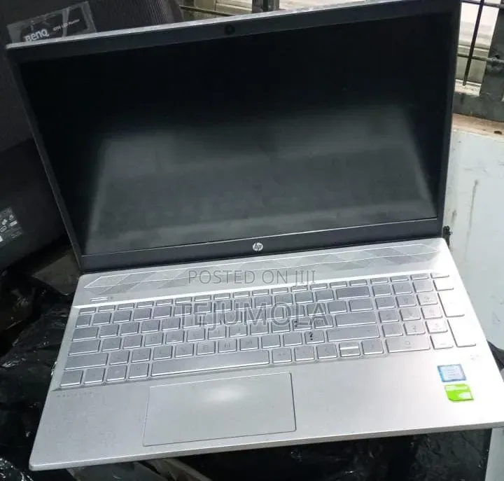 Laptop HP Pavilion 15-cs3063cl 8GB Intel Core i7 SSD 256GB