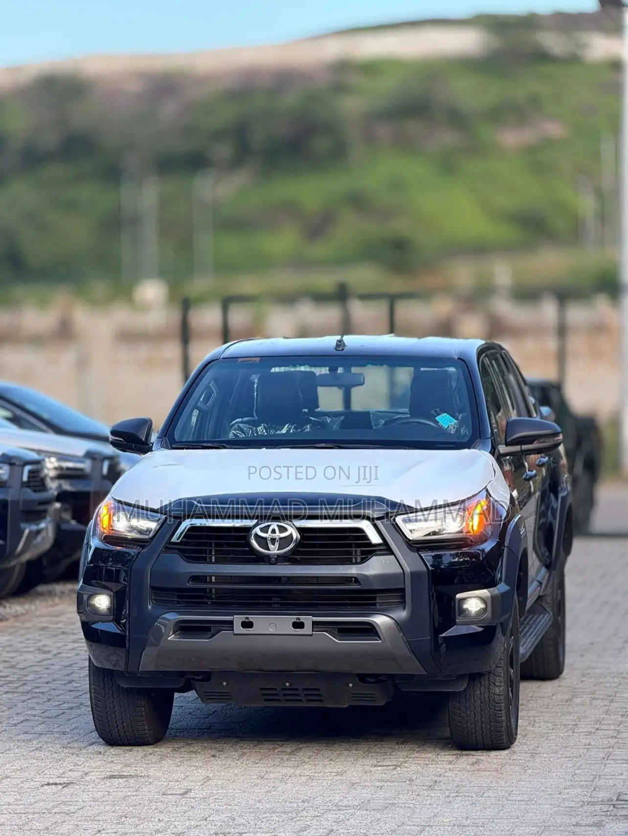 New Toyota Hilux 2025 Black