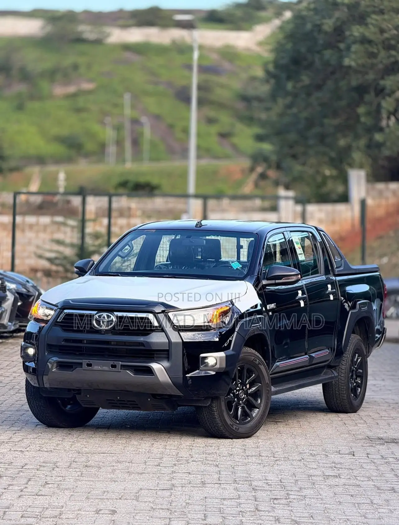 New Toyota Hilux 2025 Black