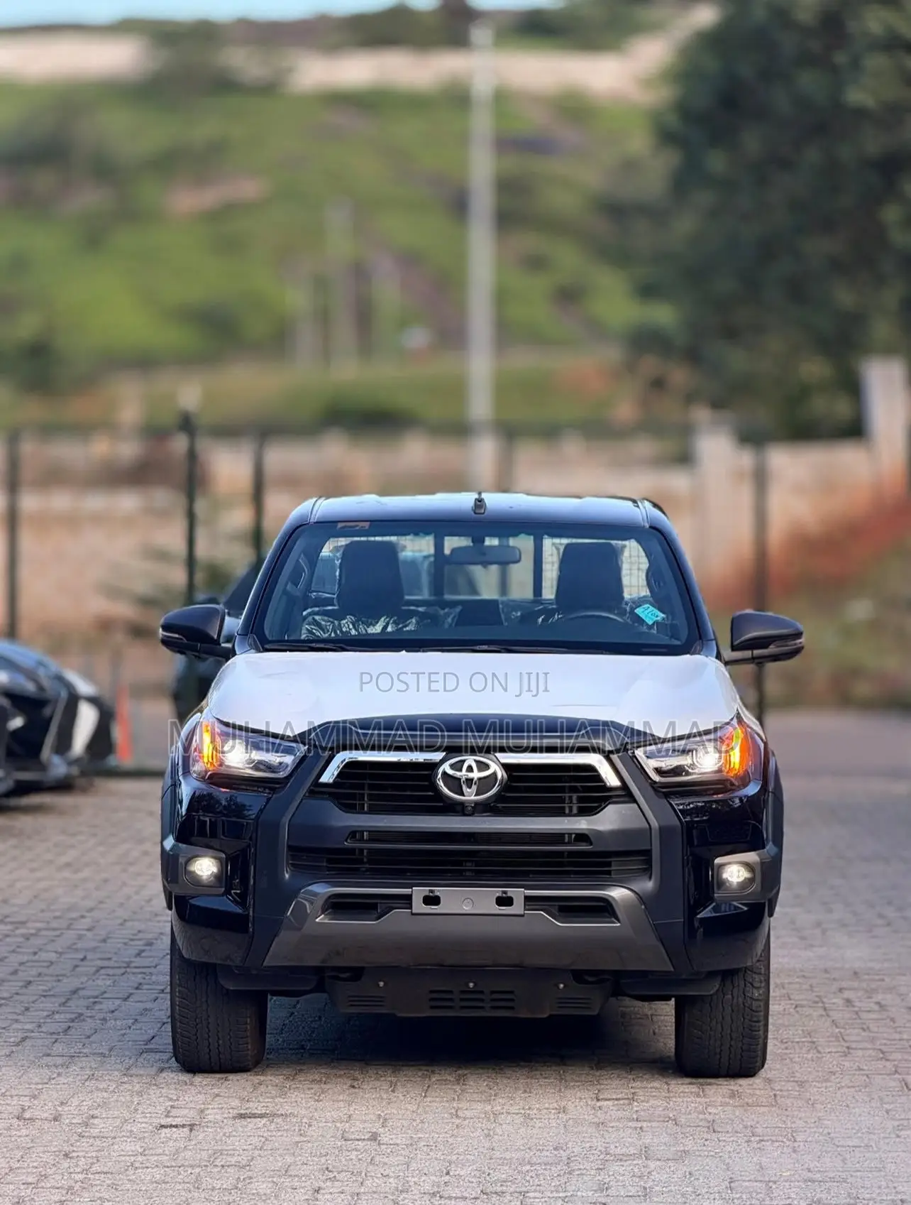 New Toyota Hilux 2025 Black