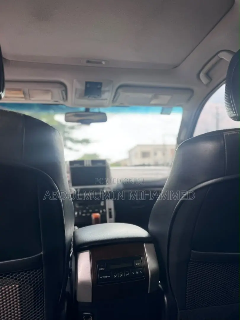 Toyota Land Cruiser Prado 2012 Black