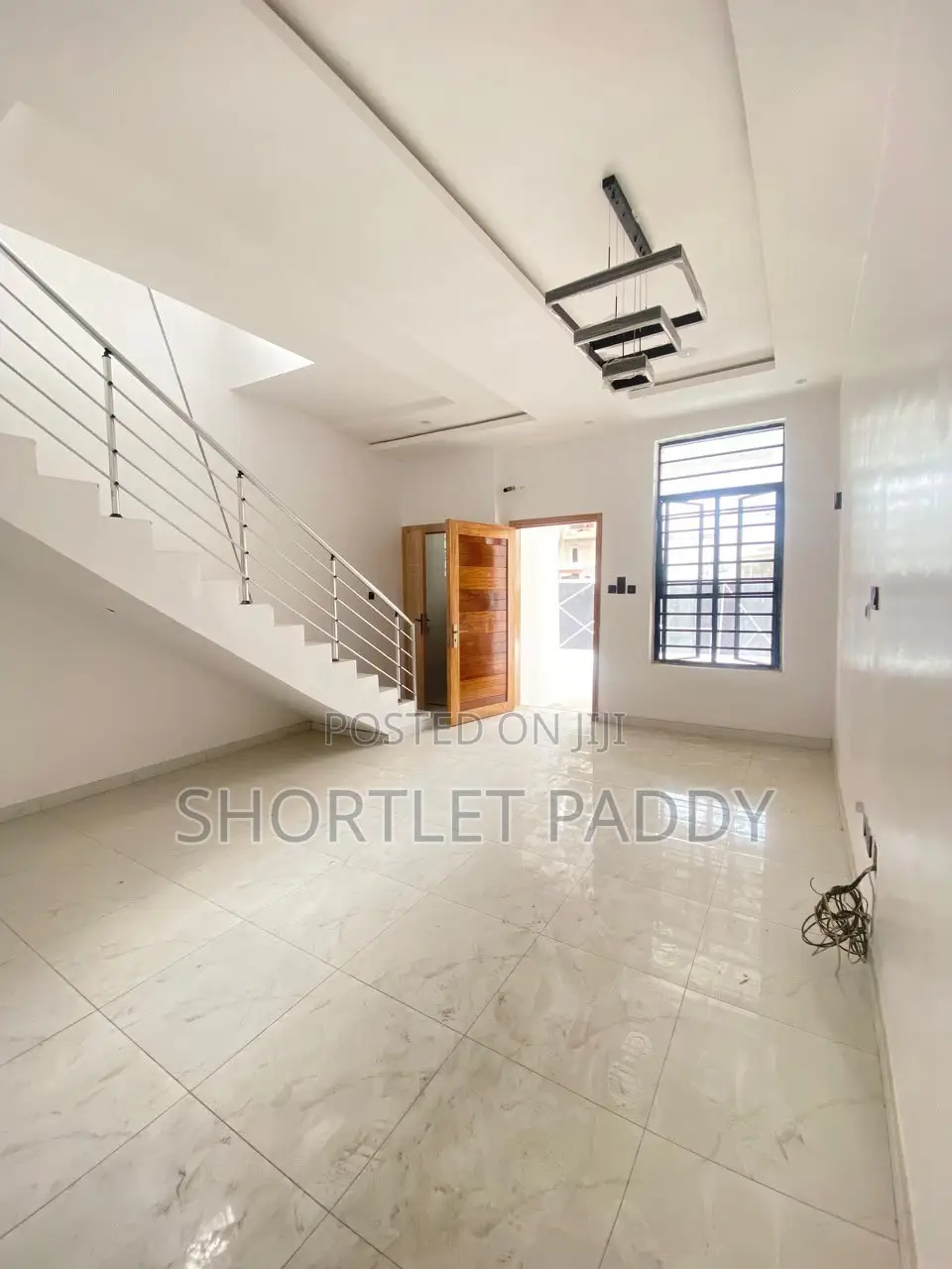 4bdrm Duplex in Chevron for sale