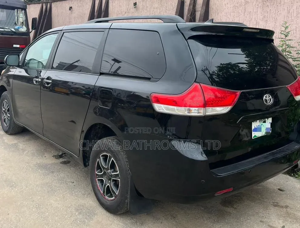 Toyota Sienna XLE 7 Passenger 2012 Black