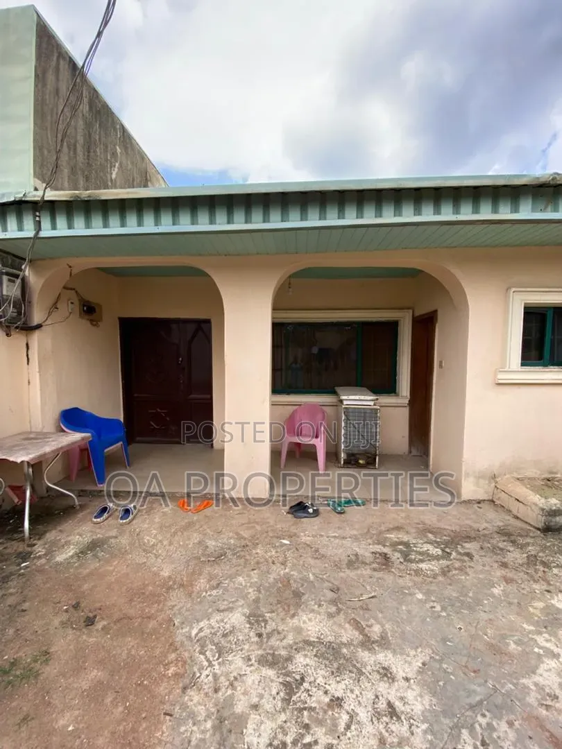 3bdrm Bungalow in Behind Finrel for sale