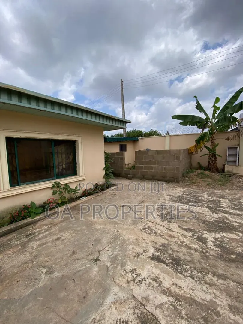 3bdrm Bungalow in Behind Finrel for sale