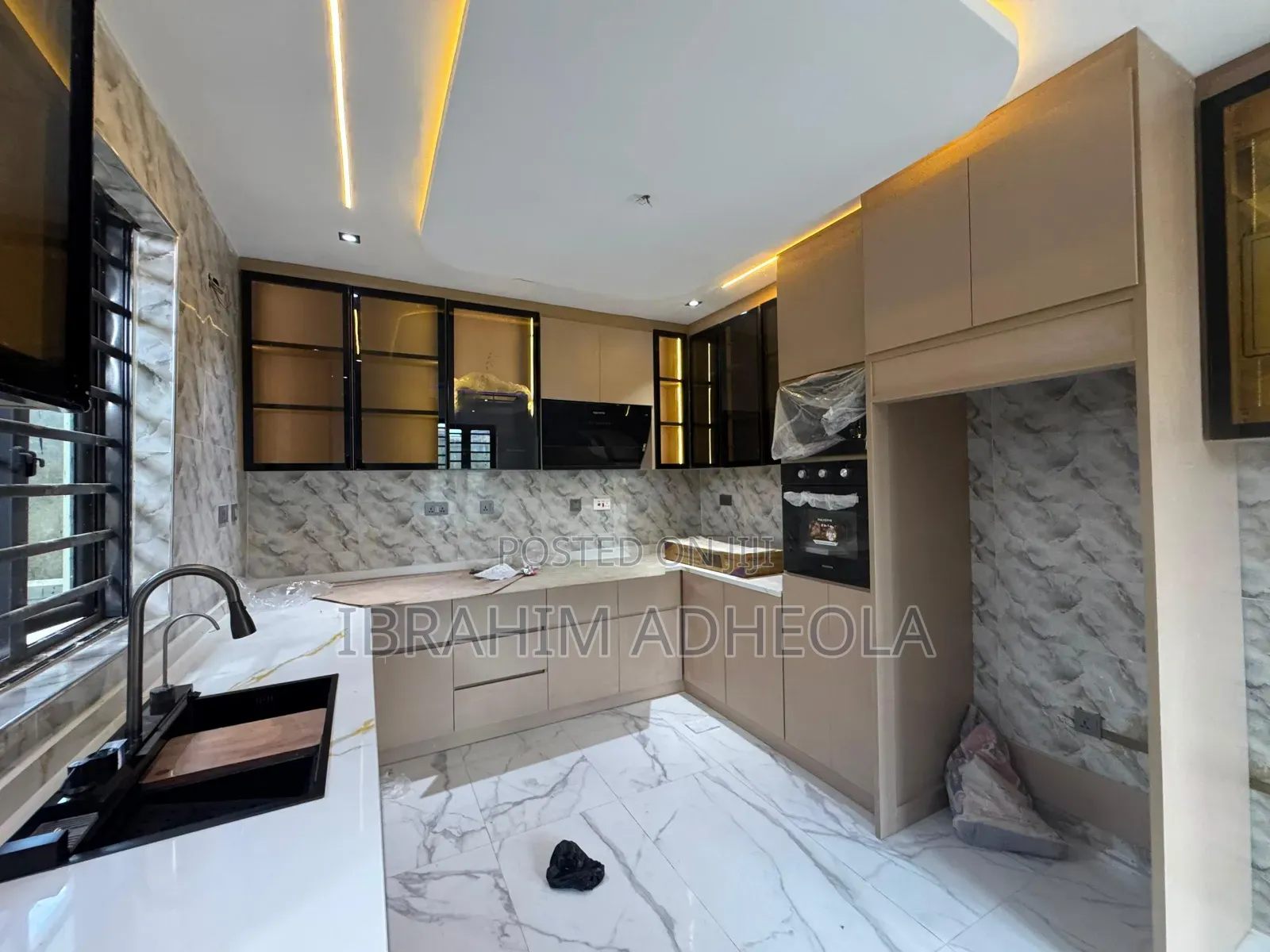 4bdrm Duplex in Ogba for sale