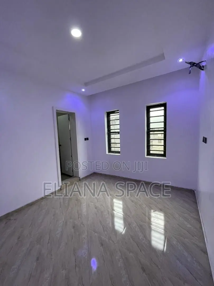 3bdrm Apartment in Allen Avenue, Ikeja for sale