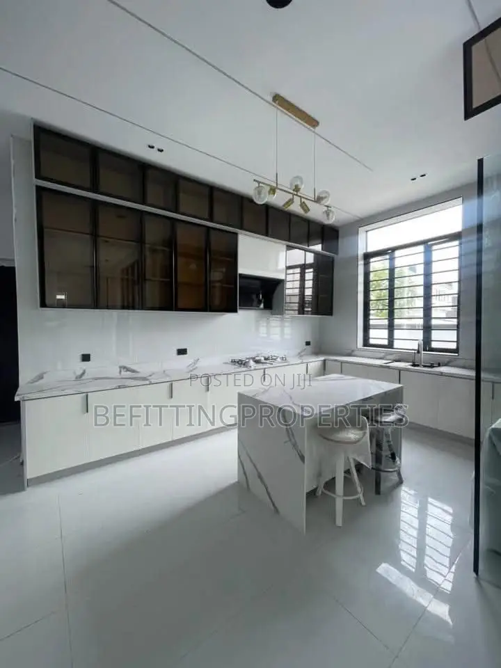 4bdrm Duplex in Lekki for sale